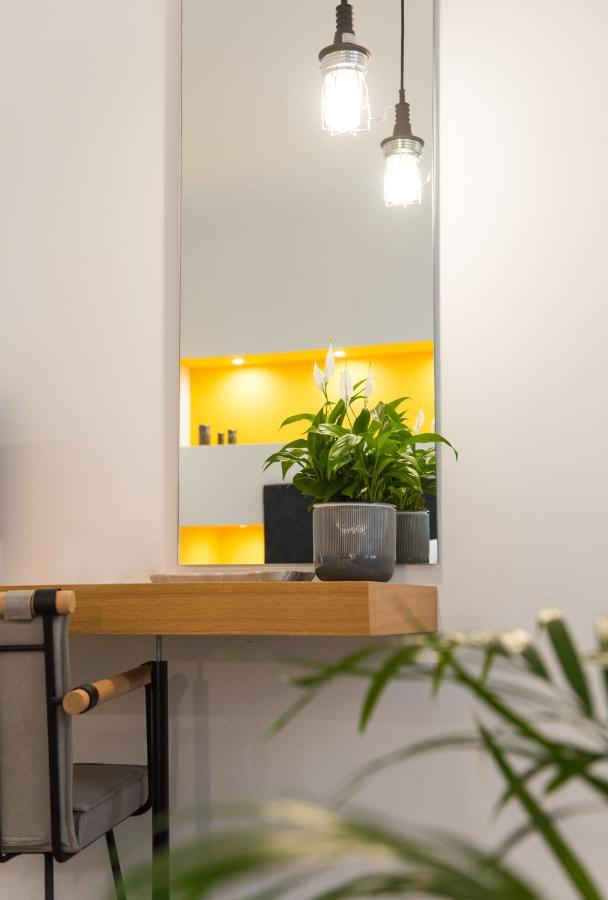 Monk Monastiraki Suites Athena Bagian luar foto