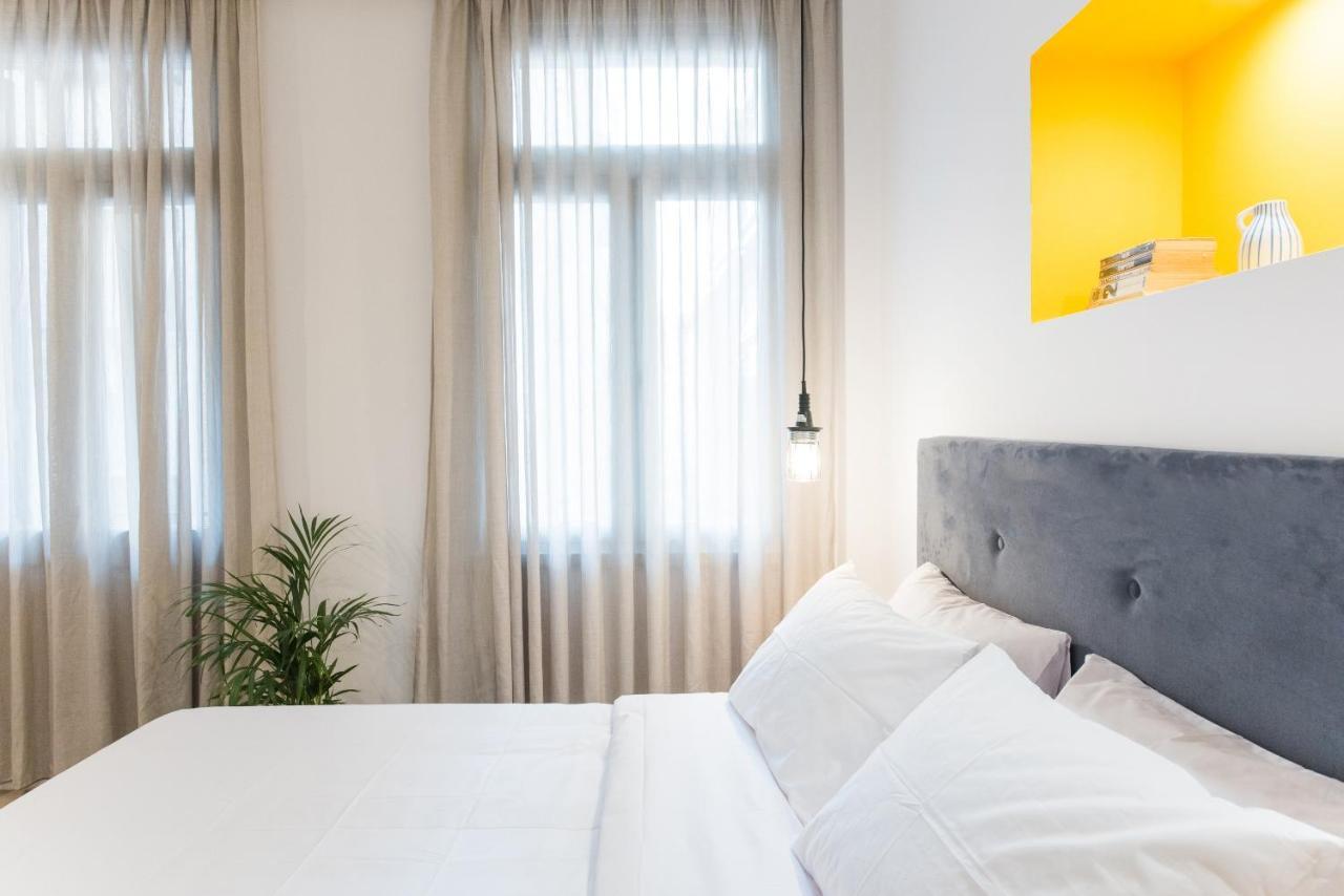 Monk Monastiraki Suites Athena Bagian luar foto