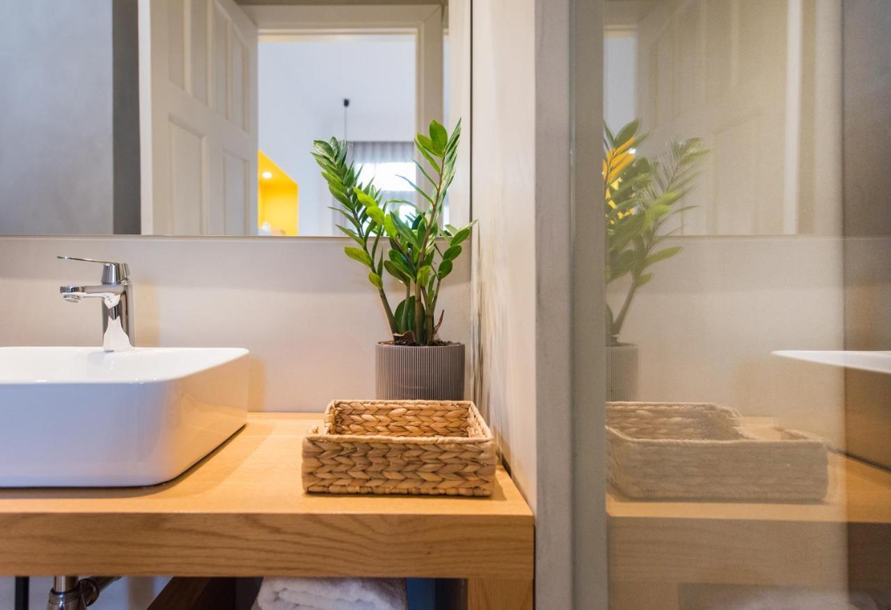 Monk Monastiraki Suites Athena Bagian luar foto
