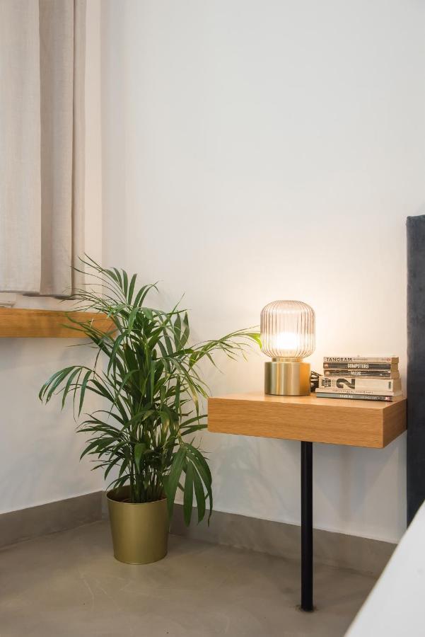 Monk Monastiraki Suites Athena Bagian luar foto