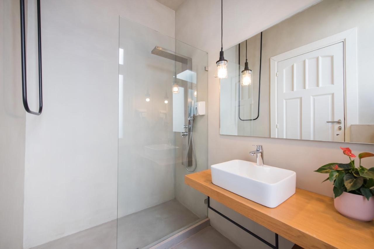 Monk Monastiraki Suites Athena Bagian luar foto